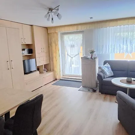 Kinderfreundliche Ferienwohnung Im Luftkurort Waren Appartamento *