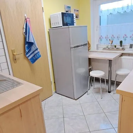 Kinderfreundliche Ferienwohnung Im Luftkurort Waren Appartamento *