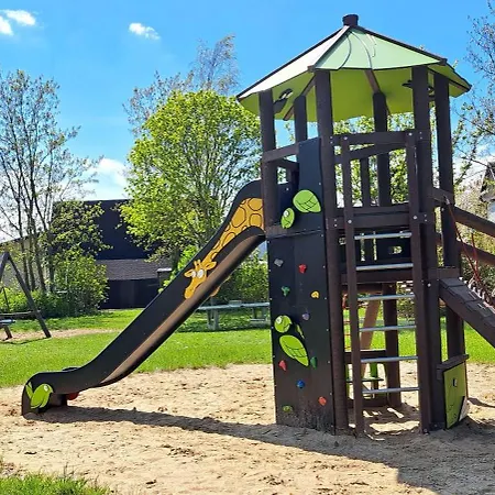 Kinderfreundliche Ferienwohnung Im Luftkurort Waren *