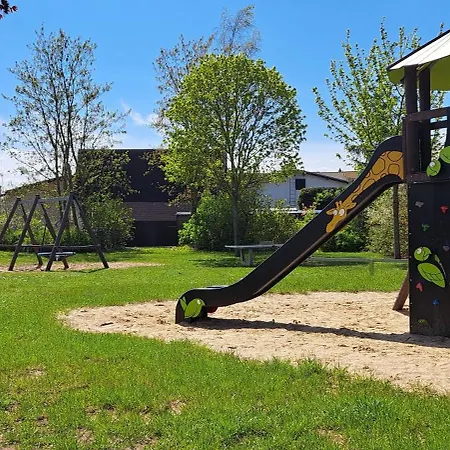 Kinderfreundliche Ferienwohnung Im Luftkurort Waren Appartamento